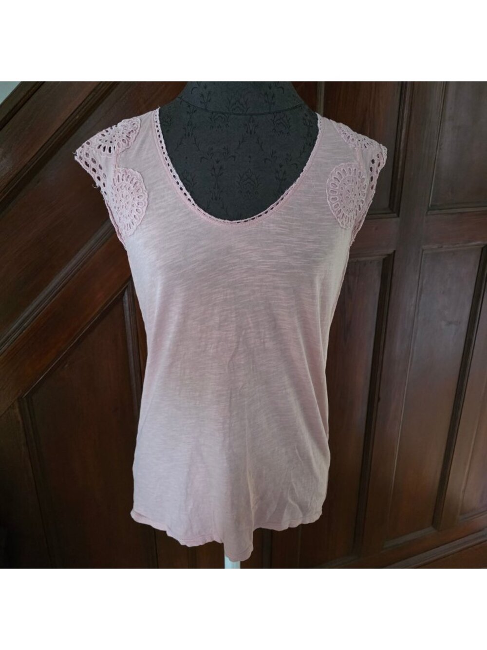 Pink Loft Crochet Lace Cap Sleeve Top Size M